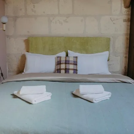 Hébergement de vacances Maison Luzienne Charming Cabara